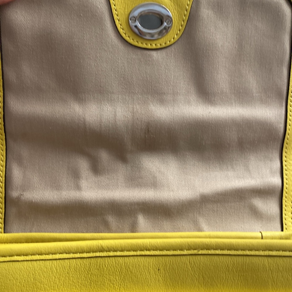 Coach - Picture 6 of 6